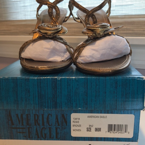 Vintage Metallic Bronze Kitten Heels - Picture 4 of 13